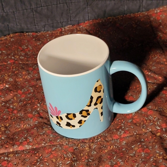 High Heel Shoe Leopard Skin Spots Print Large Teal Ceramic Coffee Tea Cup Mug - Picture 1 of 2